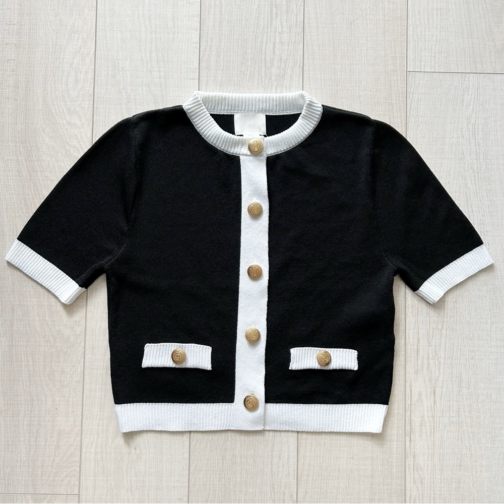 Black and white knit short sleeve sweater - Picture 2 of 11
